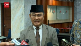 VIDEO: Jimly Imbau Masyarakat Stop Lapor Hakim MK: Sudah Kebanyakan