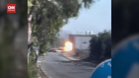 VIDEO: Detik-detik Tank Israel Tembak Mobil Sipil di Gaza