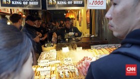 FOTO: Tsukiji Market, Pasar yang Jadi Magnet Wisatawan di Jepang