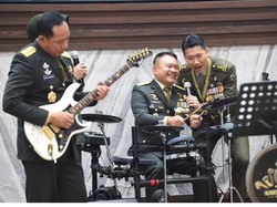 Jenderal Agus Subiyanto, Jago Gelut, Juara Menembak, Mahir Bermusik