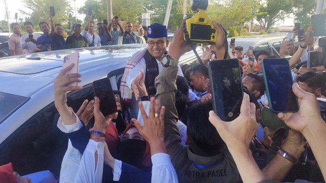 Capres Anies Baswedan tak menampik pembangunan di Aceh memang ada, tapi lambat dan justru tidak dirasakan oleh semua warga.