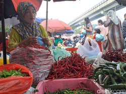 Jelang Ramadan, Harga Cabai Merah dan Ayam di Palembang Melonjak!