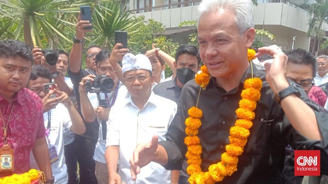 Ganjar Pranowo mengatakan PDIP bakal memenangkan dirinya dan Mahfud MD dengan kekuatan penuh di Jawa Tengah pada Pilpres 2024.