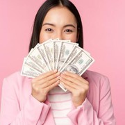 Biar Nggak Habis Sia-sia, Ini 3 Cara Mengelola THR untuk Self Reward