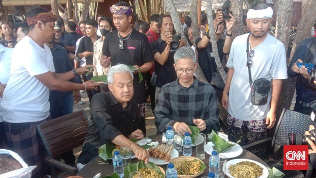 Ganjar menyebut dalam momen pertemuan dengan Menteri PUPR Basuki beberapa waktu lalu adalah momen kangen-kangenan dan membahas soal politik infrastruktur.