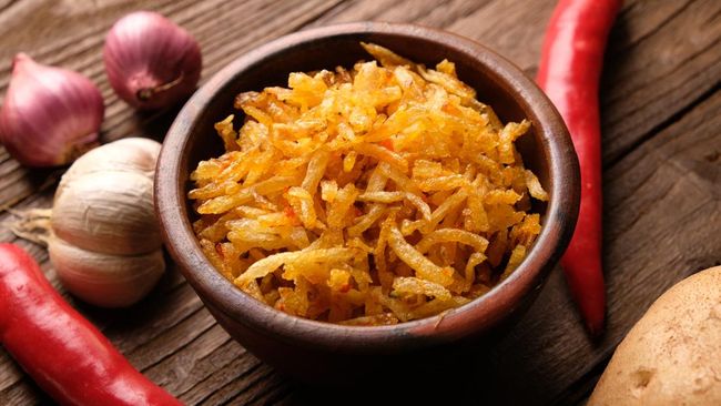 Resep kentang Mustofa sering jadi andalan banyak orang saat ingin menyajikan lauk kering yang praktis namun tetap menggugah selera.