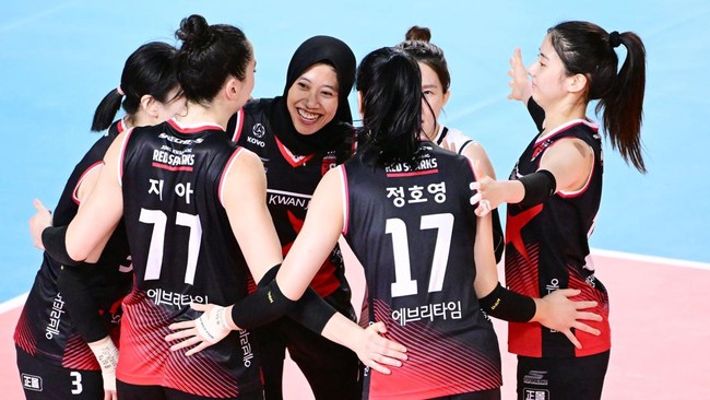 Jung Kwan Jang Red Sparks perlu waspada dengan Gimcheon Korea Expressway Hi Pass saat kedua tim berduel pada laga kelima Liga Voli Korea, Kamis (2/11).