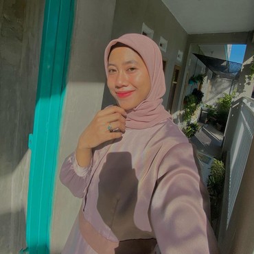 Terpopuler: Gaji Megawati Atlet Voli Indonesia VS Makna Emoji Semangka