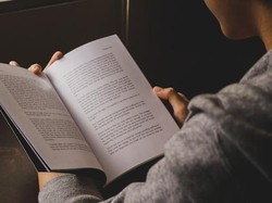 15 Contoh Resensi Buku, Lengkap dengan Unsur dan Cara Menulisnya