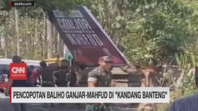 VIDEO: Pencopotan Baliho Ganjar-Mahfud di 'Kandang Banteng'