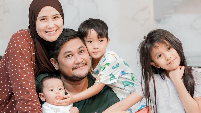 Potret Qiandra Anak Ryana Dea