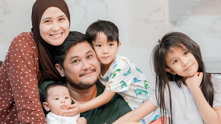 Potret Qiandra Anak Ryana Dea Potret Qiandra Anak Ryana Dea