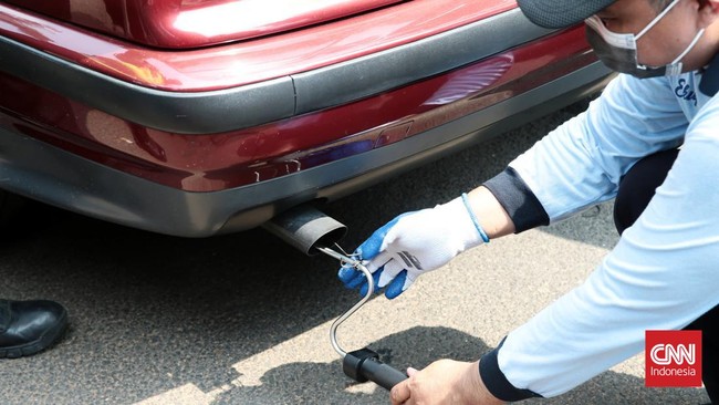 Uji Emisi Kendaraan di DKI Gratis, Cuma 10 Menit Dinas Lingkungan Hidup (DLH) DKI Jakarta menyatakan kegiatan uji emisi kendaraan bermotor hanya membutuhkan waktu lima hingga 10 menit dan gratis.
