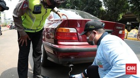 Pemprov DKI dan Polisi Diminta Tetap Terapkan Tilang Emisi