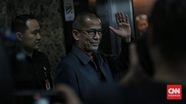 Majelis Kehormatan Mahkamah Konstitusi (MKMK) memanggil hakim Saldi Isra untuk pemeriksaan kasus etik afiliasi dengan PDIP.