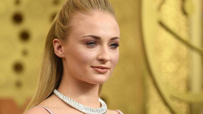 Sophie Turner mengakui menjadi seorang ibu tunggal dua anak memberikan inspirasi untuk proyek film terbarunya.