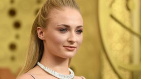 Sophie Turner: Jadi Ibu Tunggal Itu Perjuangan Berat