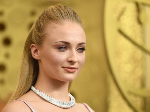 Sophie Turner Jadi Lara Croft di Serial Live-Action Tomb Raider