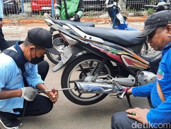 Enggak Sanggup! Jumlah Kendaraan Bermotor di DKI Terlalu Banyak untuk Diuji Emisi