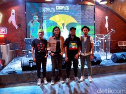 Drive Bawa Lirik Puitis Untuk Pasangan Lewat Deskripsi Dirimu