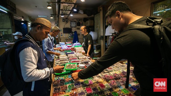 FOTO: Eksistensi Pasar Batu Akik di Jakarta
