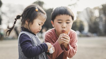 BERIKAN ANAK PERTAMA HAK ISTIMEWA