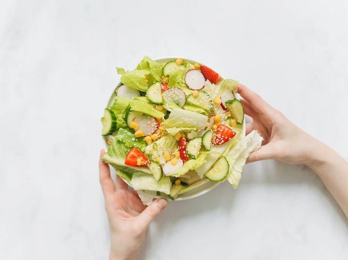 Kate Middleton senang mengonsumsi camilan sehat, seperti sayur dan buah-buahan (Menu awet muda/Foto: pexels.com/Polina Tankilevitch) Kebiasaan Orang Jepang untuk Memiliki Tubuh Langsing