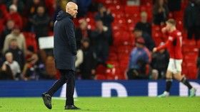 Neville Ingatkan Ten Hag Bisa Saja Dipecat Man Utd