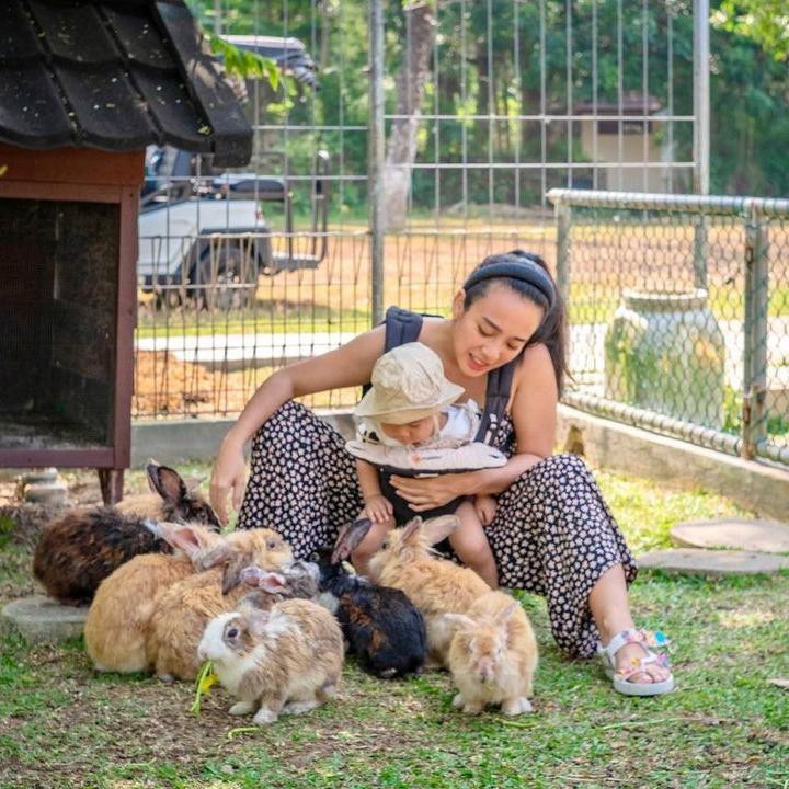 <p>"Sanne gemas<em> to the max</em>," kata netizen dengan emotikon hati. "Saneeeeee gemas bangettttt," tutur yang lainnya dengan emotikon serupa. (Foto: Instagram: @dea_ananda)</p>