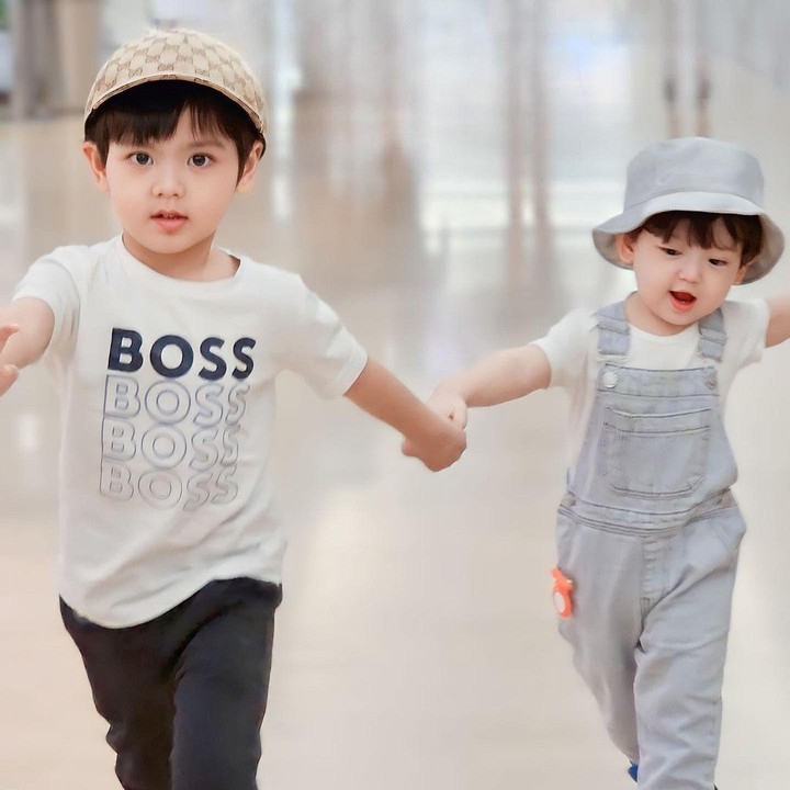 <p>"Artis Korea manapun kalah kesalip sama duo ganteng ini. <em>MasyaAllahhh</em> sehat-sehat cucu-cucu <em>online</em> Oma," kata seorang netizen dengan emotikon hati. "Mirip bgt sama <em>chanyeollll</em>," ungkap yang lainnya. (Foto: Instagram: @cutratumeyriska)</p>