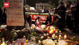 VIDEO: Warga Spanyol Berunjuk Rasa Bela Palestina di All Saints' Day