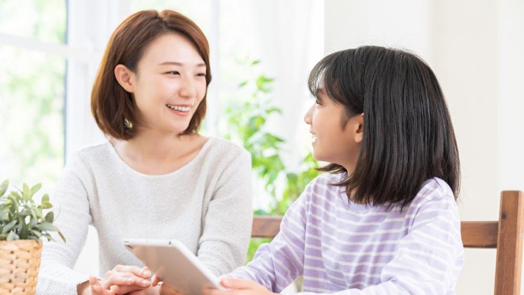Usia anak perempuan pakai miniset Usia anak perempuan pakai miniset