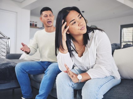 4 Ciri Bunda Berada dalam Toxic Marriage Menurut Pakar Pernikahan & Cara Mengatasinya