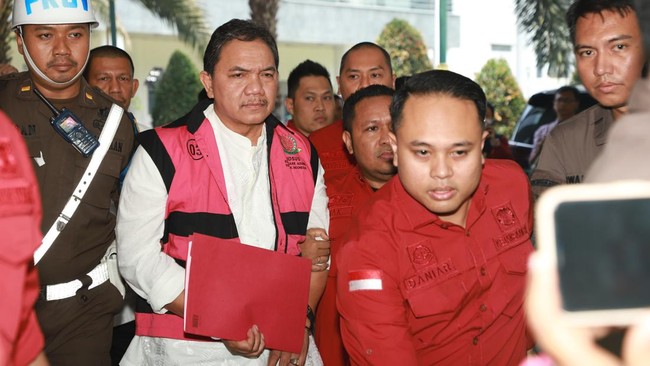 Kejagung menyebut tersangka Achsanul Qosasi menerima uang Rp40 miliar terkait jabatannya sebagai anggota BPK dalam kasus korupsi BTS Kominfo.