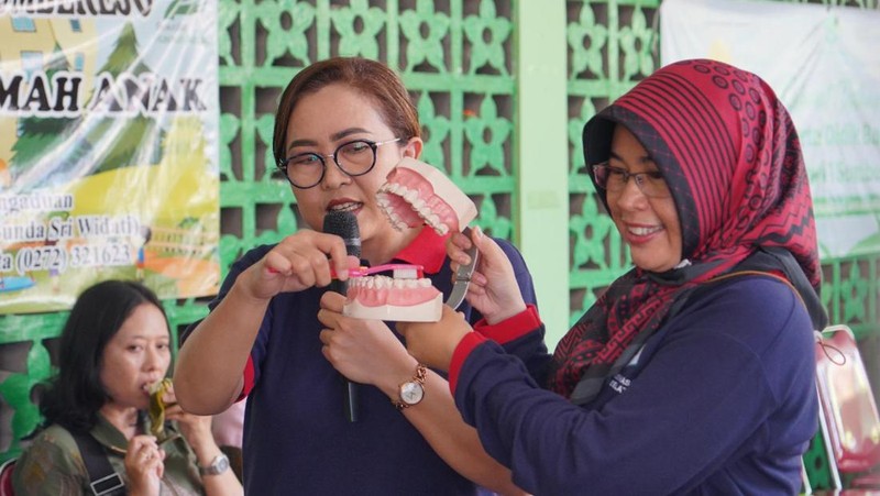 Pemerintah Kabupaten Klaten melalui Dinas Kesehatan Kabupaten Klaten menggelar berbagai kegiatan dalam rangka memperingati Hari Kesehatan Nasional (HKN) ke-59.