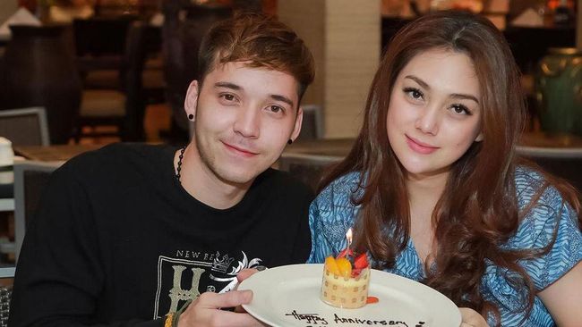 Reaksi Stefan William Saat Ditanya Nafkah Anak Celine Evangelista
