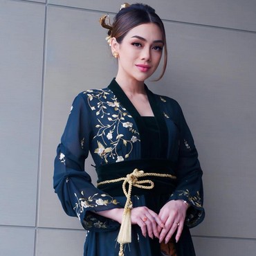 Celine Diduga Mualaf usai Viral Foto Salat Subuh, Ucapan Lawas Gus Miftah Disorot