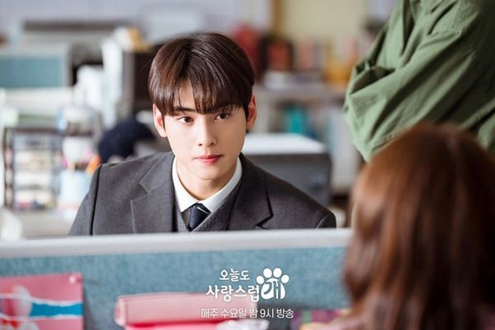 Cha Eun Woo admits that he really enjoys playing the role of a teacher, because he personally likes Mathematics lessons, you know!/ photo: instagram.com/mbcdrama_now