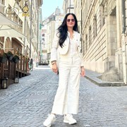 Masih Tetap Cantik dan Awet Muda, Ternyata 7 Artis Ini Sudah Jadi Nenek Lho!
