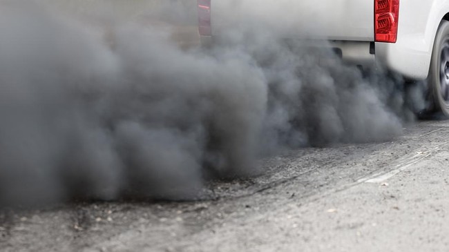 Mobil diesel berbahan solar bukan tidak ada masalah, di antaranya mengalami "diesel runaway".