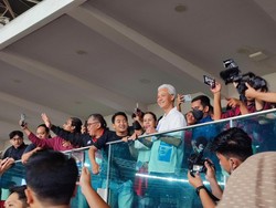 Nonton Final Liga Kampung Soekarno Cup di GBK, Ganjar Diteriaki Presiden
