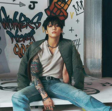 Jelang Wajib Militer, Jungkook BTS Lepaskan Semua Tindikan Wajah