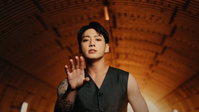 Review Golden: Lewat album debut solo ini, Jungkook BTS berusaha membuktikan istilah 'golden maknae' yang tersemat padanya bukan cuma sekadar julukan.