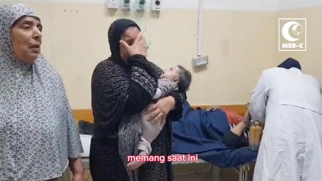Relawan lembaga kemanusiaan MER-C mengungkapkan seluruh rumah sakit di Jalur Gaza krisis obat dan bahan bakar, termasuk RS Indonesia.