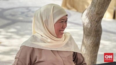 TKN Prabowo soal Khofifah Jadi Komandan TKD Jatim: Kita Lagi Matangkan Tim Kampanye Nasional (TKN) Prabowo-Gibran sedang mematangkan opsi untuk menempatkan Khofifah sebagai komandan TKD Jawa Timur.