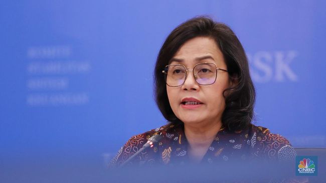 Berpakaian Serba Hitam, Sri Mulyani Tiba di Rumah Rizal Ramli