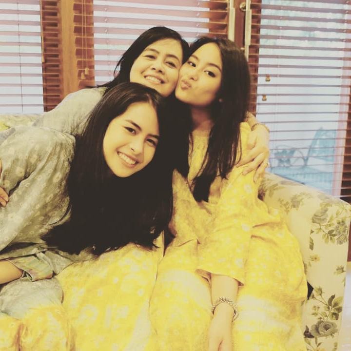 <p>Diketahui, saat ini ibunda Maudy sudah menginjak usia 55 tahun. Meski tak lagi muda, ia tetap terlihat cantik seperti kedua putrinya, ya? (Foto: Instagram @muren.s)<br /><br /><br /></p>