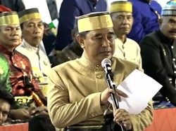 Pj Gubernur Sulsel Singgung Kebiasaan Demo Bakar Ban di HUT ke-416 Makassar