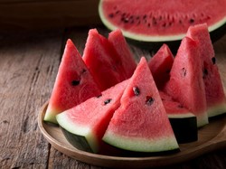 Buah dan Sayur yang Cocok Dikonsumsi Saat Cuaca Panas