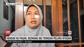 VIDEO: Hendak Ke Pasar, Seorang Ibu Terkena Peluru Nyasar